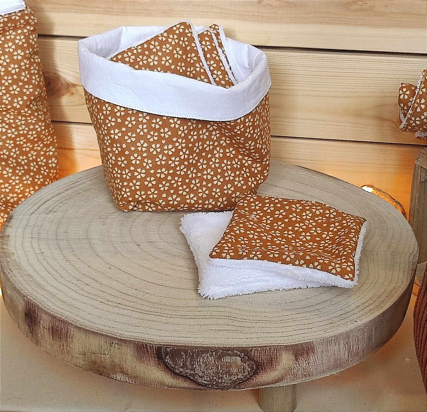 Panière avec 7 lingettes
