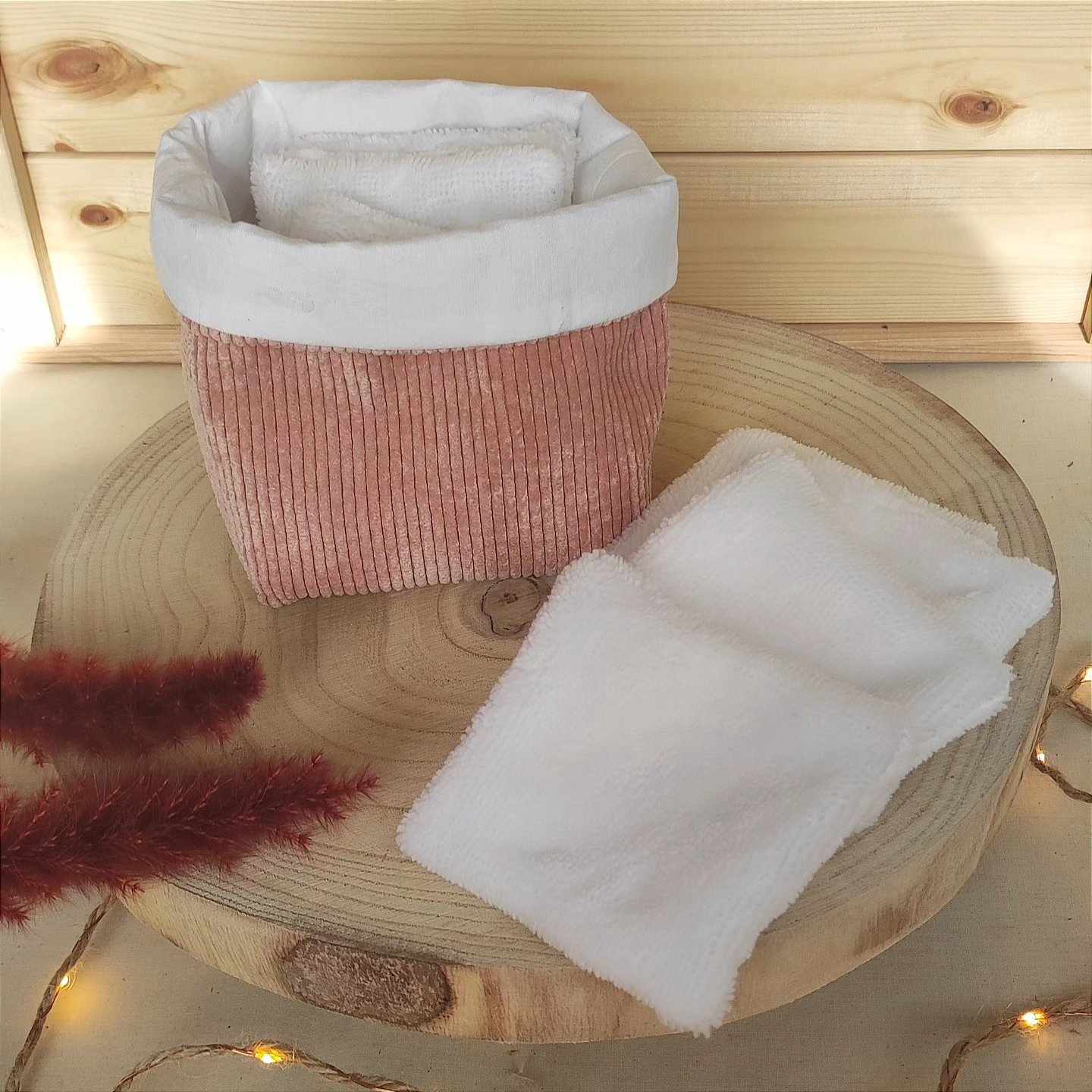 Panière avec 7 lingettes